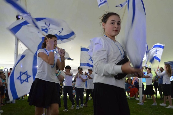 2,200 People Help Celebrate Independence Day at IsraelFest