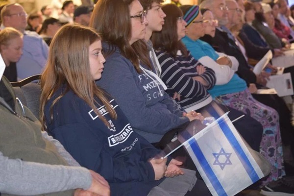 800 Attend Vigil for the More Than 230 Hostages
