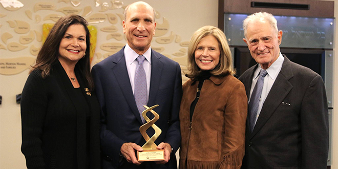 Ratner Receives Gries Award